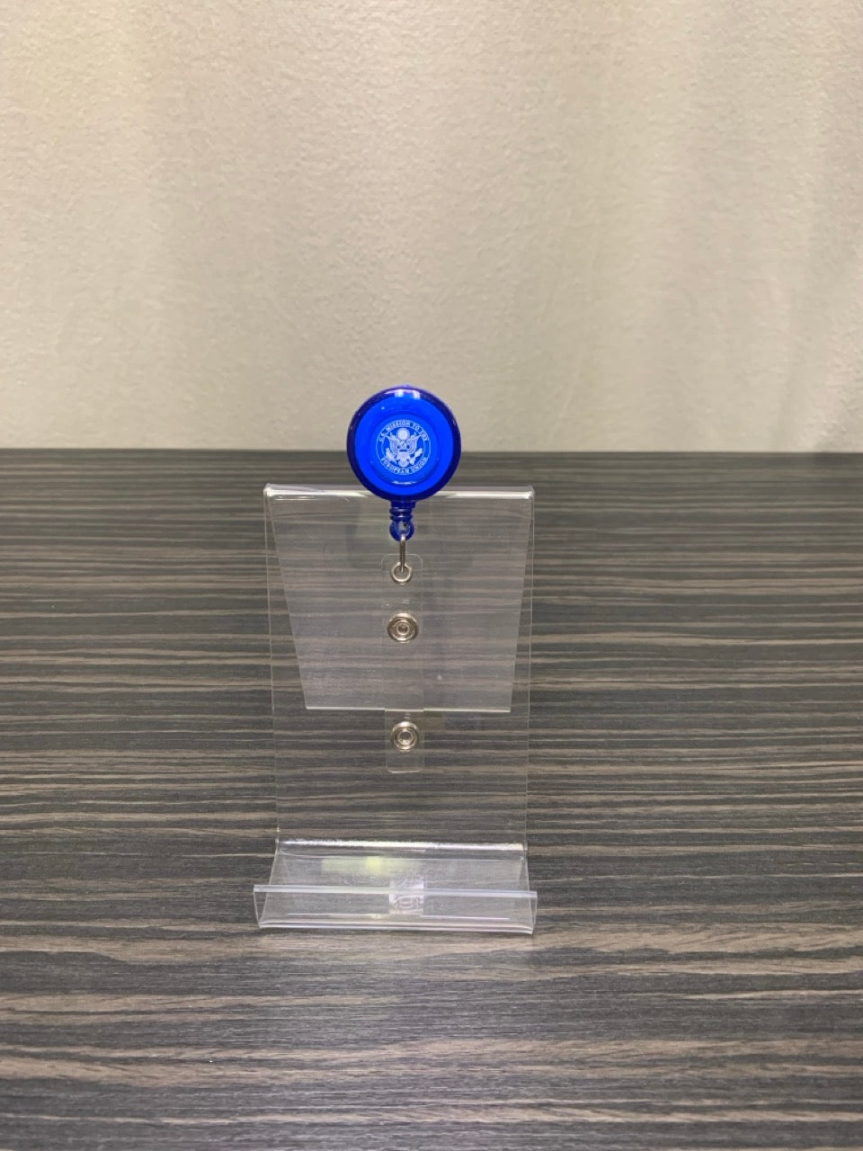 USEU Retractable ID holder